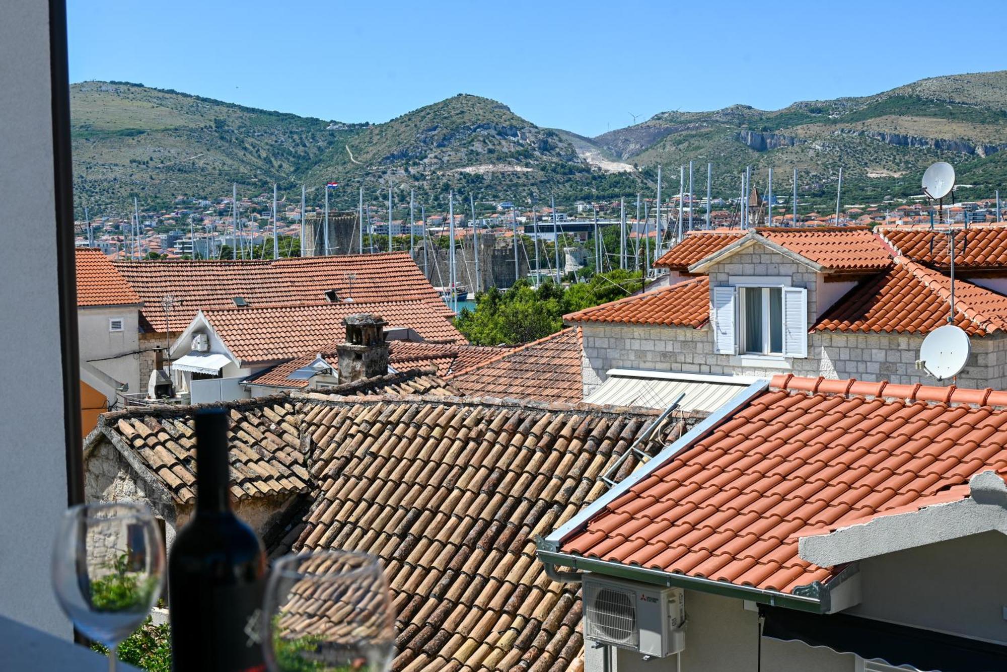Downtown Apartments Maar Трогір Екстер'єр фото